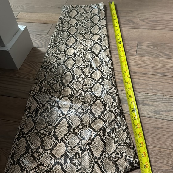 Zara EUC Snake Reptile Print Faux Leather Pants Size M Bloggers Fav High Waist - Picture 3 of 9